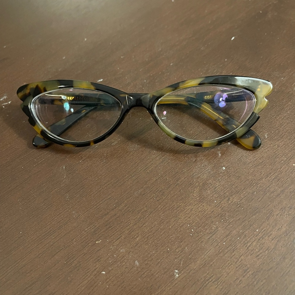 Tortoise shell optical glasses